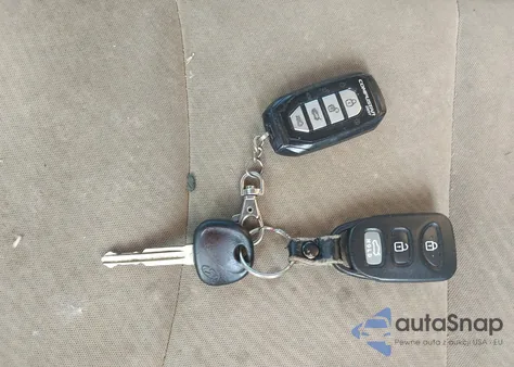 2013 Hyundai Elantra Gls из США, поврежденный, VIN 5NPDH4AE3DH308218